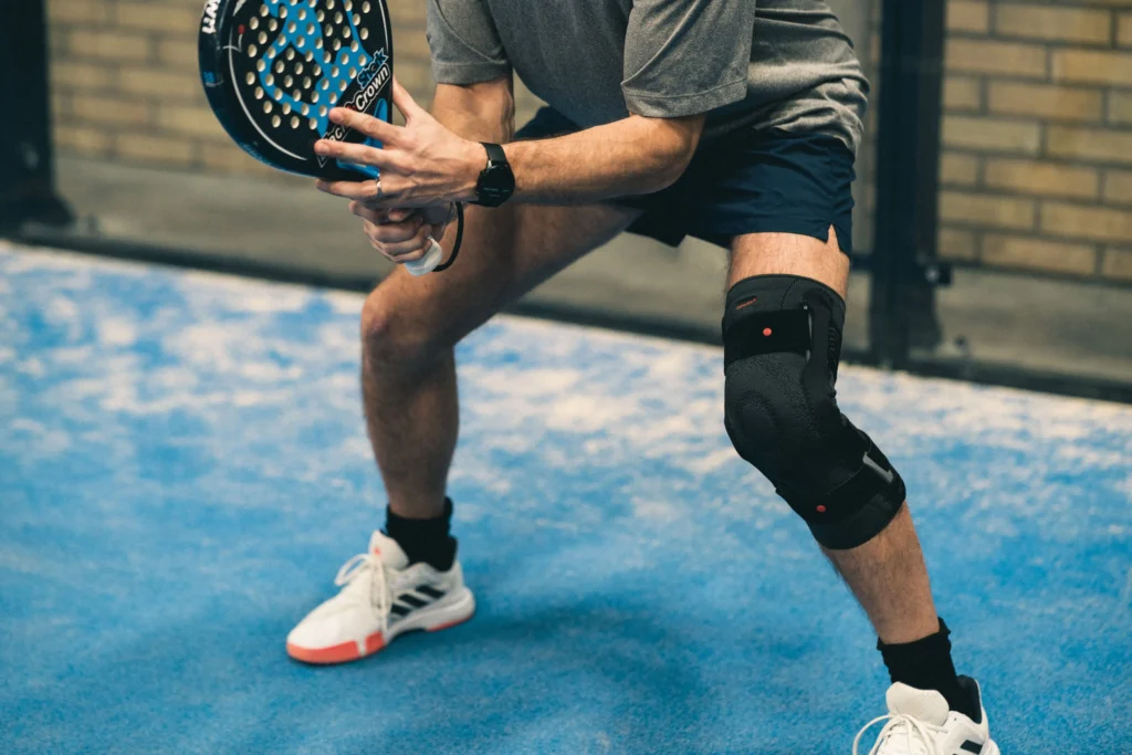 Integrando soportes elásticos para mejorar la función física, control articular y bienestar